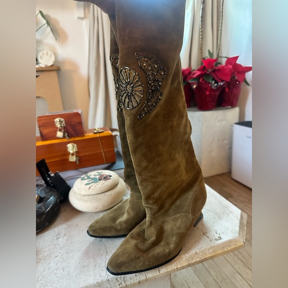 Suede boot - Picture 4 of 5